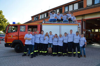 Abnahmegruppe mit Unterstützern