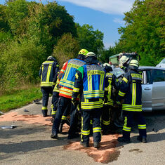 Verkehrsunfall auf der Landesstraße 559 und Person im Aufzug in der Mannheimer Straße 