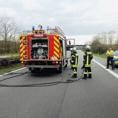 Privater Rauchmelder in der Max-Planck Straße und Kleinbrand auf der Bundesstraße 36