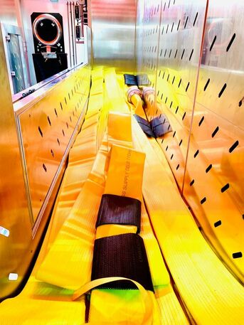 Foto Abrollbehälter Wasserförderung Schlauchboxen 2020 v. Robert Redinger