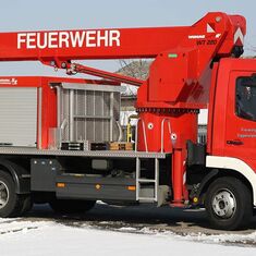 Personenrettung mit Drehleiter in der Eisenbahnstraße / Ortsteil Eggenstein