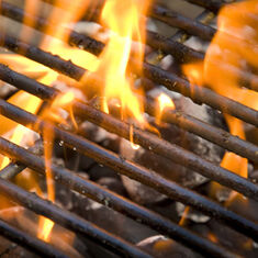 Warnung vor Grillen mit Holzkohle in Innenräumen