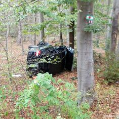 Verunfallter PKW auf der Landestraße 604 