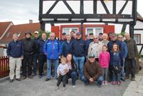 Die Kameraden beim Heimat-Haus in Eggenstein