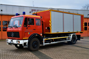 EL 2/65-1 Wechselladerfahrzeug mit Abrollbehälter Umwelt/ Gefahrgut