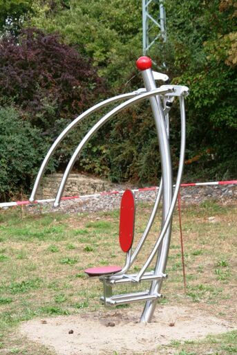 Generationenpark: Sportgerät trainiert Rückenmuskulatur und stärkt das Herz-Kreislaufsystem