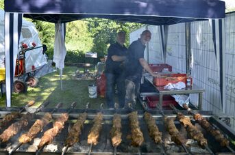 Schröcker Dorffeschd, lecker Essen, Foto von Ralf Schreck