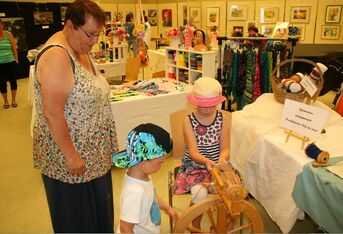 Kunstausstellung im Kronesaal beim Straßenfest 