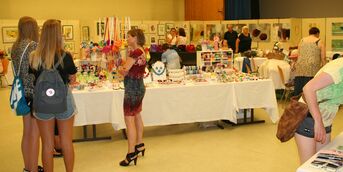 Kunstausstellung im Kronesaal beim Straßenfest 