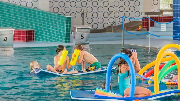 Unbeschwertheit, auf die wir uns freuen, auf die wir aber leider weiterhin warten müssen.