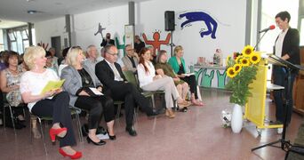 Konrektorin dankt Marianne Karl für die immer offene Tür