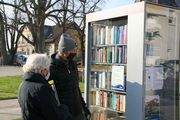Foto Bücherschrank bereits viel besucht