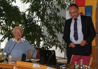 Profesor Dr. Hagena und Bürgermeister Stober