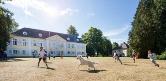 Schloss Stutensee heute, 100% Tochter des Landkreises Karlsruhe
