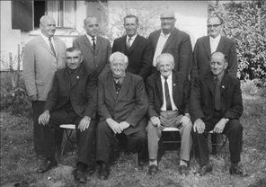 Hintere Reihe von links nach rechts: Ludwig Müller 1. Vorsitzender, dann kommen ein Teil der Vereinsgründer: Rudolf Küppers, Adolf Stern, Friedrich Bolz, Karl Küppers Vordere Reihe von links nach rechts auch Vereinsgründer: Adolf Knobloch, Karl Keller, Willy Schmitt, Friedrich Schreiber