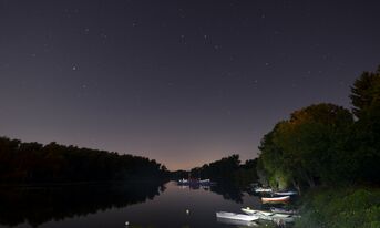 Alter Hafen unterm Sternenhimmel, Foto Ralf Schreck
