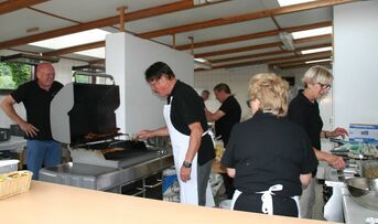Vogelfreunde bei der Arbeit