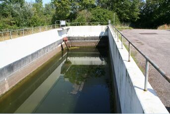 Das bisherige Absetzbecken wird saniert