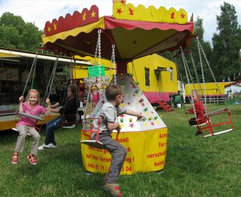 Spaß mit dem Kettenkarussell