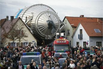 Ankunft des Hauptspektrometers am 28.11.2006, Bild KIT