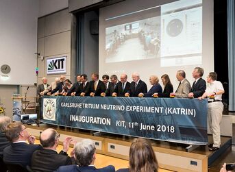 Startschuss zum Beginn des KATRIN-Experiments bei der feierlichen Einweihung am 11.6.18, Bild KIT