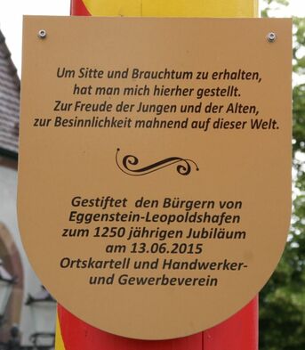Vereins- und Gewerbebaum wurde am 13.6.2015 auf dem Kirchplatz aufgestellt