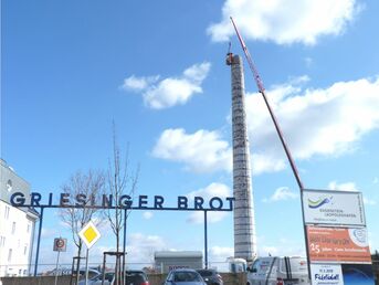 Foto: Michael Martin Im März 2018 wurde der markante Kamin der Großbäckerei Süd abgetragen. 