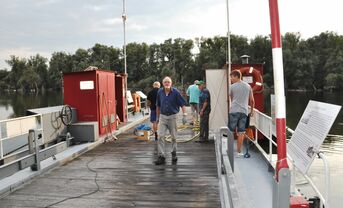 Fähre Sophie im Alten Hafen in Leopoldshafen 