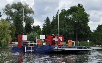 Fähre Sophie im Alten Hafen in Leopoldshafen 